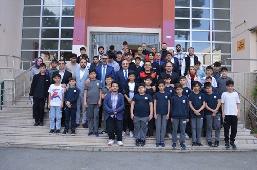 Kaymakamımız Edip ÇAKICI, Şehit Kemal Tosun Anadolu İmam Hatip Lisesini ziyaret etti