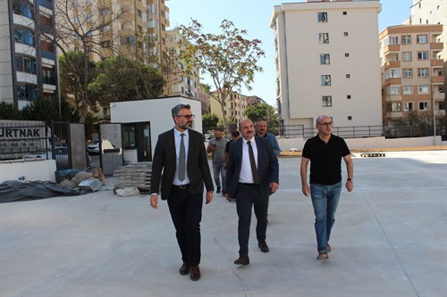 Kaymakamımız Edip ÇAKICI, İlçemizde yapımı devam eden Kartal Halk Eğitim Merkezi binasında incelemelerde bulundu