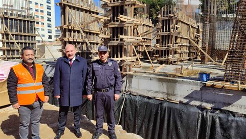 Kaymakamımız Edip ÇAKICI, Yakacık Çarşı Mahallemizde inşaatı devam eden Yakacık Polis Amirliği inşaatında incelemelerde bulundu