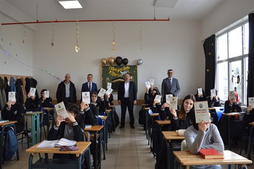 Kaymakamımız Edip ÇAKICI beraberinde İlçe Milli Eğitim Müdürü Mustafa KIRAÇ ile birlikte Selman Farisi Anadolu İmam Hatip Lisesini  ziyaret etti